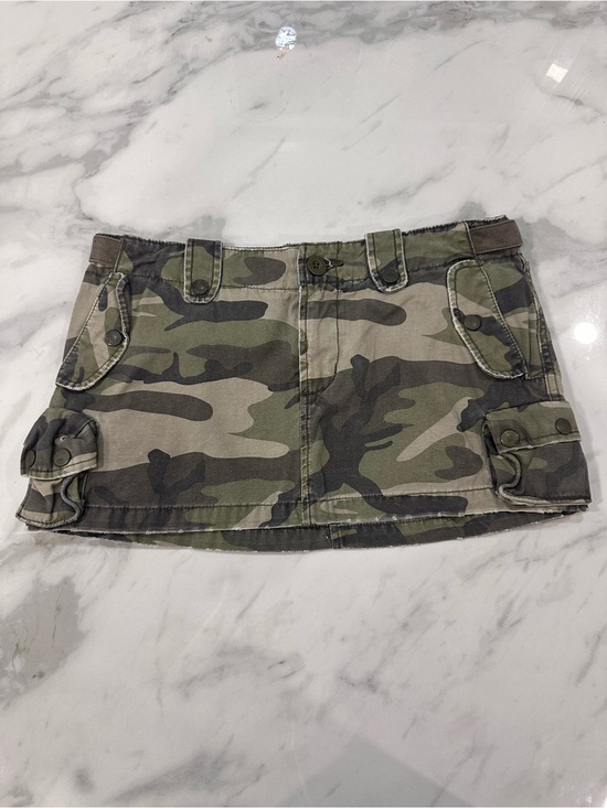 TNA Dresses & Skirts - Y2K 2000s TNA VINTAGE Olive Green Camo Cargo Micro Mini Skirt Size 6